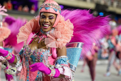 22.04.22 - Desfile da Escola de Samba Unidos do Viradouro, Sambódromo, Carnaval 2022, Marquês do Sapucaí, 1919, Folia, Erika Januza, Mestri Ciça, "Não há Tristeza que Possa Suportar Tanta Alegria", Felipe Filósofo, Marcus Ferreira e Tarcísio Zanon, Renata Xavier Fotografia, fotógrafos Renata Xavier e Leandro Lucas. .