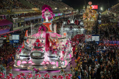 22.04.22 - Desfile da Escola de Samba Unidos do Viradouro, Sambódromo, Carnaval 2022, Marquês do Sapucaí, 1919, Folia, Erika Januza, Mestri Ciça, "Não há Tristeza que Possa Suportar Tanta Alegria", Felipe Filósofo, Marcus Ferreira e Tarcísio Zanon, Renata Xavier Fotografia, fotógrafos Renata Xavier e Leandro Lucas. .