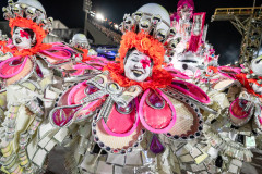 22.04.22 - Desfile da Escola de Samba Unidos do Viradouro, Sambódromo, Carnaval 2022, Marquês do Sapucaí, 1919, Folia, Erika Januza, Mestri Ciça, "Não há Tristeza que Possa Suportar Tanta Alegria", Felipe Filósofo, Marcus Ferreira e Tarcísio Zanon, Renata Xavier Fotografia, fotógrafos Renata Xavier e Leandro Lucas. .