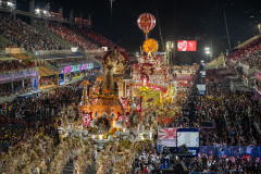 22.04.22 - Desfile da Escola de Samba Unidos do Viradouro, Sambódromo, Carnaval 2022, Marquês do Sapucaí, 1919, Folia, Erika Januza, Mestri Ciça, "Não há Tristeza que Possa Suportar Tanta Alegria", Felipe Filósofo, Marcus Ferreira e Tarcísio Zanon, Renata Xavier Fotografia, fotógrafos Renata Xavier e Leandro Lucas. .