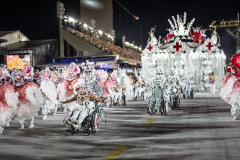 22.04.22 - Desfile da Escola de Samba Unidos do Viradouro, Sambódromo, Carnaval 2022, Marquês do Sapucaí, 1919, Folia, Erika Januza, Mestri Ciça, "Não há Tristeza que Possa Suportar Tanta Alegria", Felipe Filósofo, Marcus Ferreira e Tarcísio Zanon, Renata Xavier Fotografia, fotógrafos Renata Xavier e Leandro Lucas. .