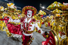 22.04.22 - Desfile da Escola de Samba Unidos do Viradouro, Sambódromo, Carnaval 2022, Marquês do Sapucaí, 1919, Folia, Erika Januza, Mestri Ciça, "Não há Tristeza que Possa Suportar Tanta Alegria", Felipe Filósofo, Marcus Ferreira e Tarcísio Zanon, Renata Xavier Fotografia, fotógrafos Renata Xavier e Leandro Lucas. .